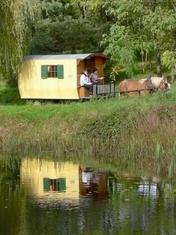 Che'Val D'Amour Ecleux Exterior photo
